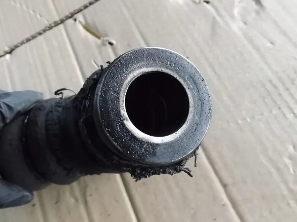 Tubería intercooler Audi A4 B7 2.0 TDI 8E0145790P image 4