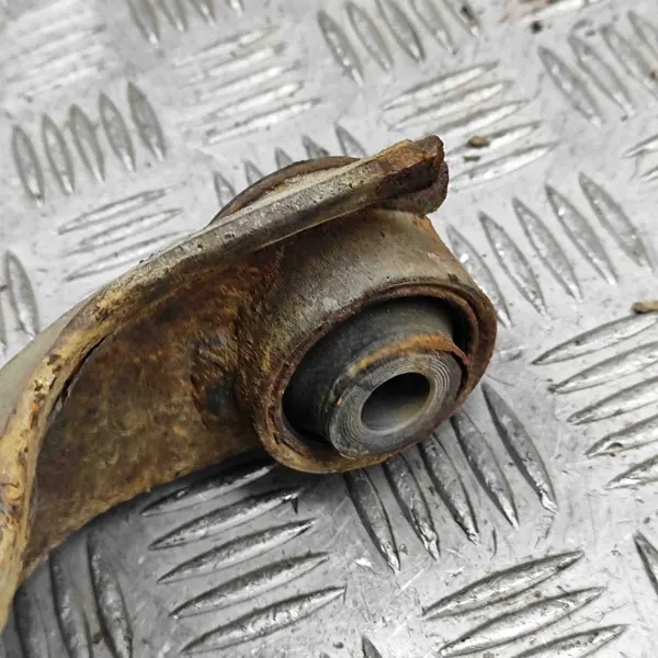 Isuzu D-Max 2014 Braccio di controllo anteriore sinistro OEM image 8