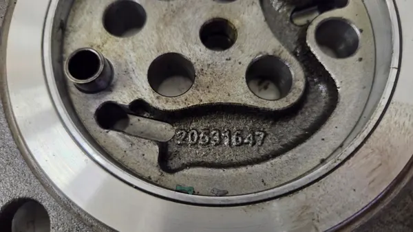 Jakokoneisto OEM 20531647 Volvo D13K moottorille image 4