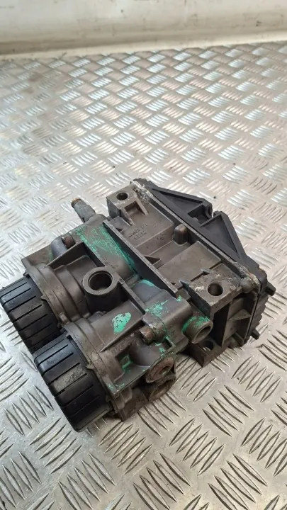 Válvula Moduladora Scania 1412239 para Eje Trasero image 9