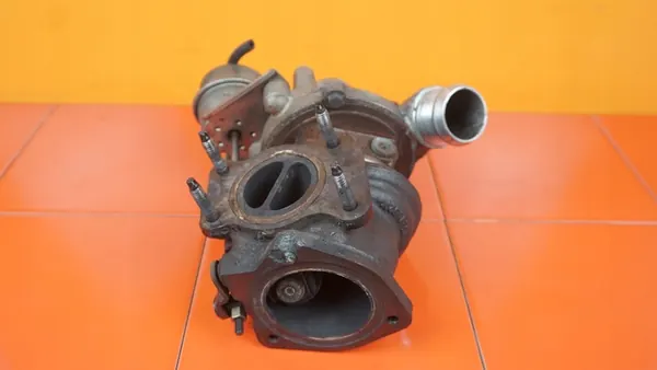 Peugeot 3008 1.6 THP Turbocharger V762045580 image 2