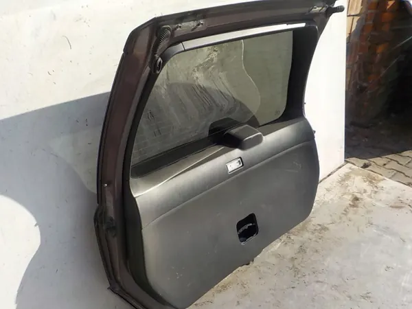 Nissan X-Trail T31 baklucka OEM 666 image 4