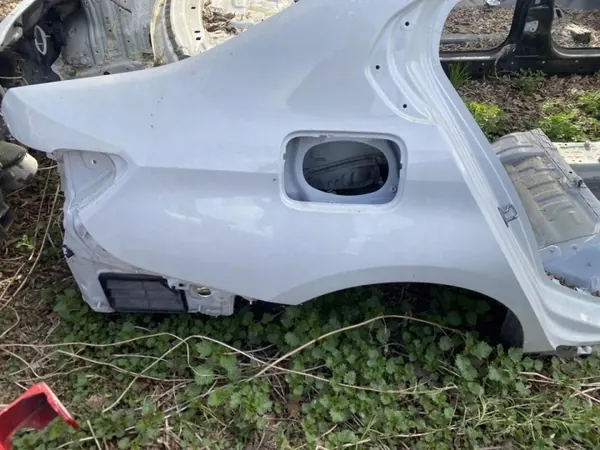 BMW 3 2019 Heck rechts Viertelblech OEM 250709 image 2