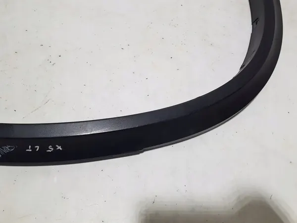 Vasen takakaaren suojus BMW X5 E70 image 8