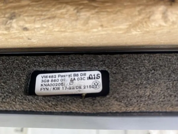 Barre de toit OEM 3G9860025AA noire pour VW Passat B8 image 5