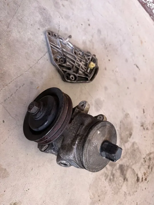 Bomba de direção assistida Mercedes W126 R107 M117 5.0 5.6 OEM image 3