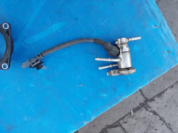 Inyector AdBlue Alfa Romeo Stelvio 2.2D OEM 55283227 image 2