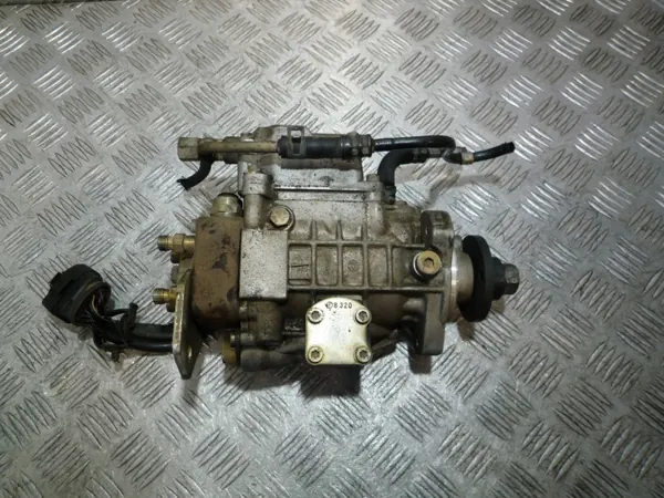 Begagnad VAG insprutningspump OEM 038130107D image 2