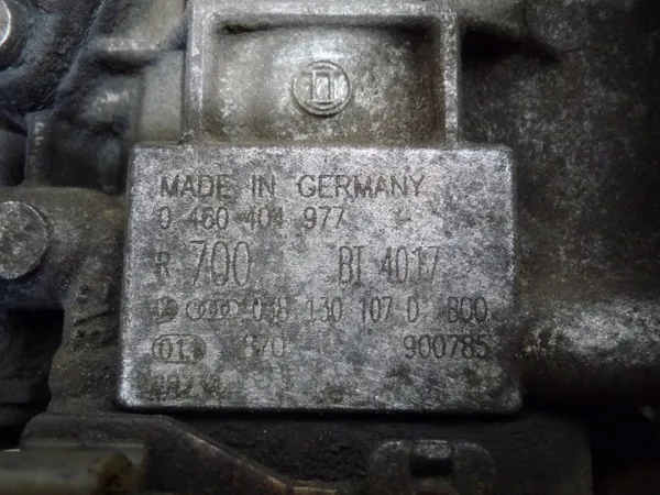 Begagnad VAG insprutningspump OEM 038130107D image 3