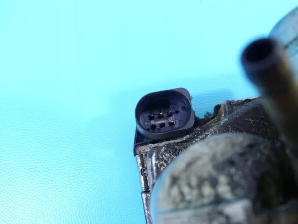 Corpo de borboleta Skoda Octavia I 2.0 8V image 4