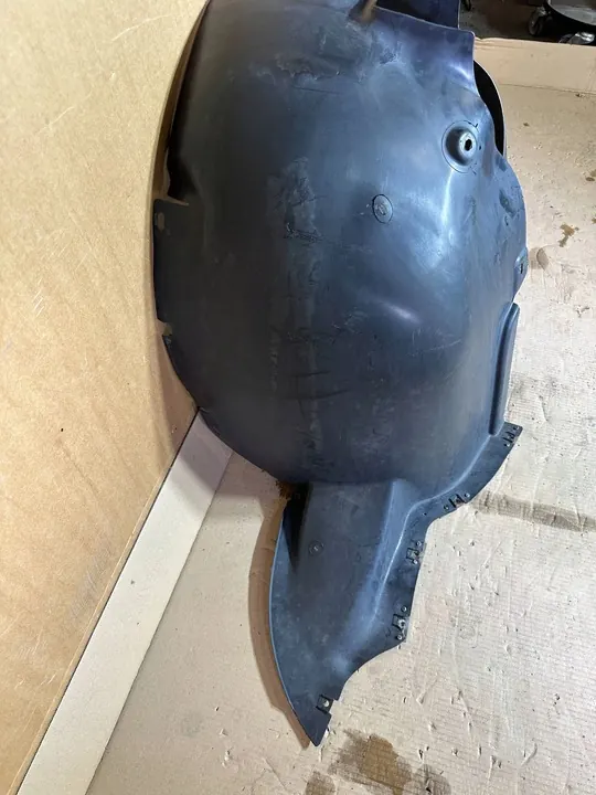 VW Touran I Caddy Front Right Wheel Arch image 3