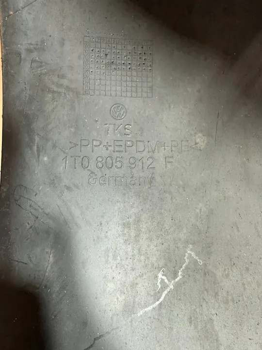 VW Touran I Caddy Front Right Wheel Arch image 5