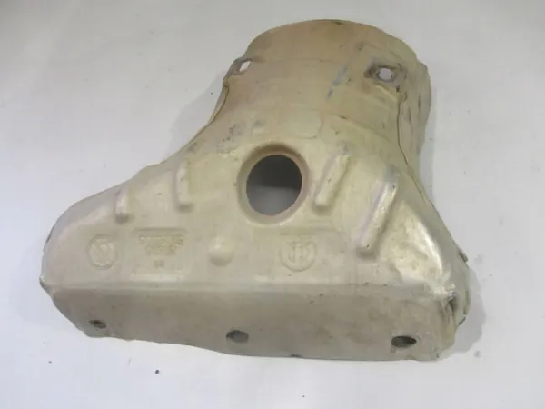 Fiat 500X värmesköld OEM 52050103 - Begagnad image 3