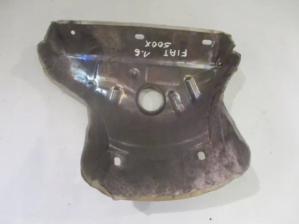 Fiat 500X värmesköld OEM 52050103 - Begagnad image 4