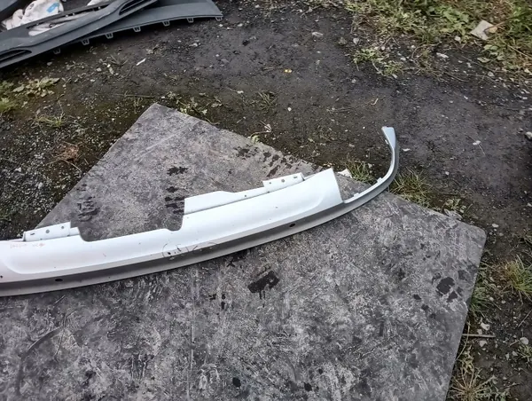 Spoiler Diffuseur Arrière Volvo XC90 OEM Pièce Occasion image 4