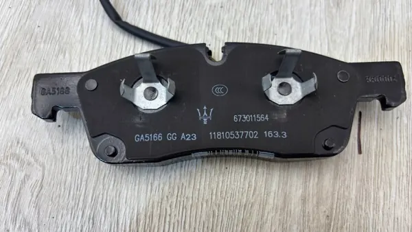 Plaquettes de frein avant OEM 673011564 DGQ avec capteur image 3