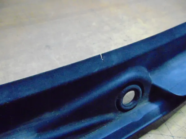 BMW 3 E46 Tuulilasin Peite OEM 8208483 - Käytetty image 5