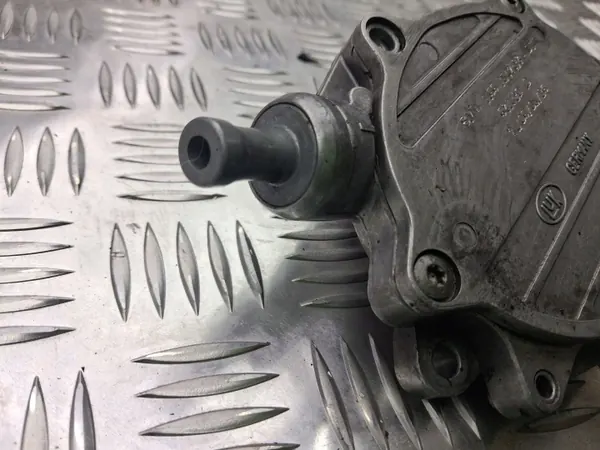Bomba de vacío OEM 7542498 para BMW N46 N42 image 3