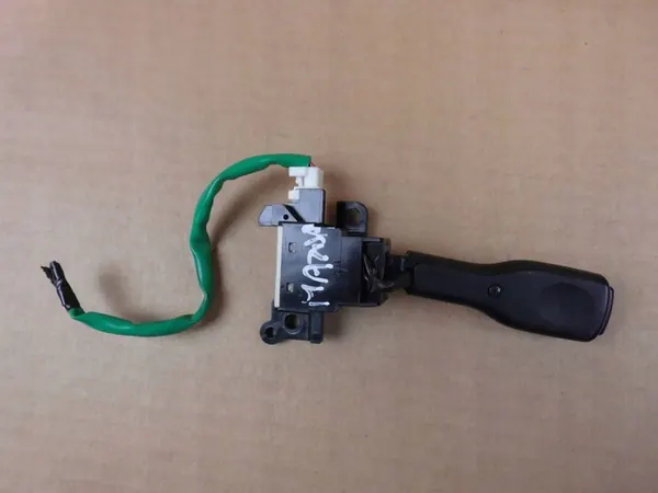 Toyota Yaris III Cruise Control Schakelaar 846320F010 image 3