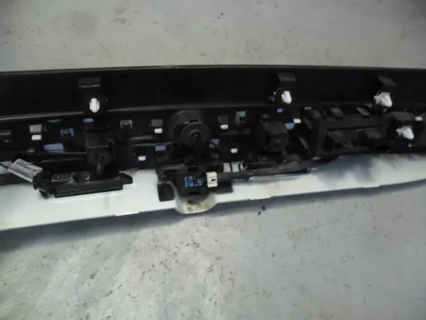 Kentekenplaatrand OEM 6NX37TRMA met Camera image 7