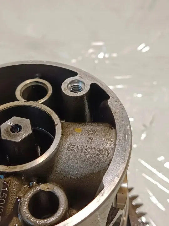 Mercedes-Benz OE 6511811801 oljepump image 6