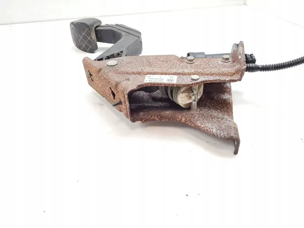 Kupplungspedal Volkswagen Amarok 2011 2H0721059B image 5