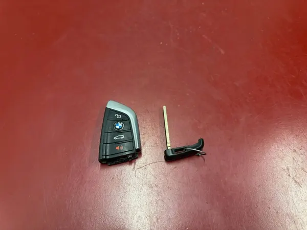 BMW X3 G01 Schlüssel oder Karte OEM 8717500 - Gebraucht image 2