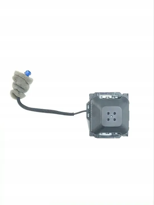 Mercedes-Benz antennivahvistin OEM A2319050100 image 2