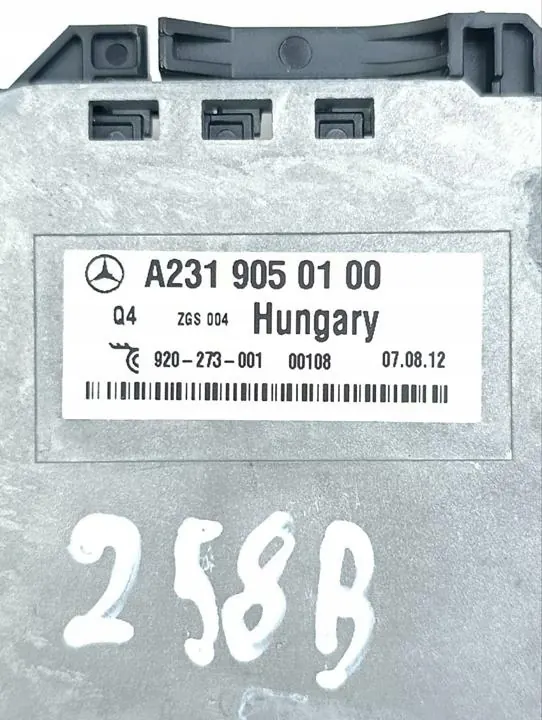 Mercedes-Benz antennivahvistin OEM A2319050100 image 10