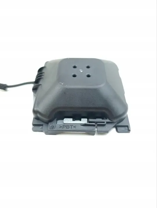 Mercedes-Benz antennivahvistin OEM A2319050100 image 3