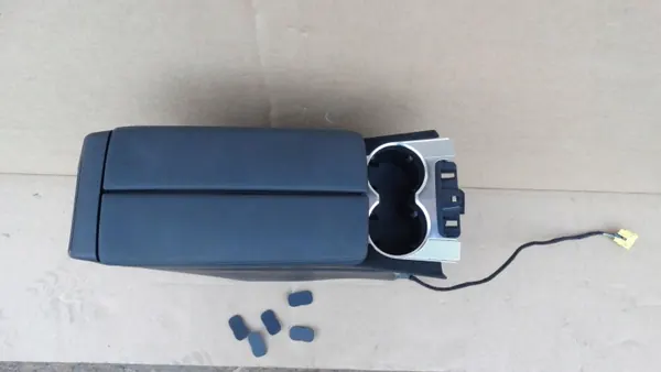 Citroen DS7 Crossback Middenconsole Armsteunlifter OEM FHA11610 image 2