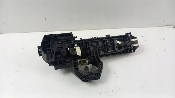 Mercedes C-klass W204 Bakre Vänster Dörrhandtagsram OEM A2047602134 image 3