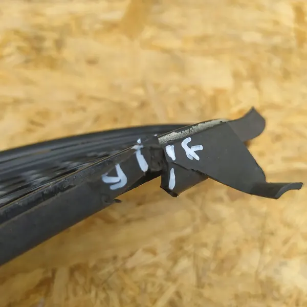 Grille de pare-chocs avant droite Mercedes W212 A2128852022 image 3