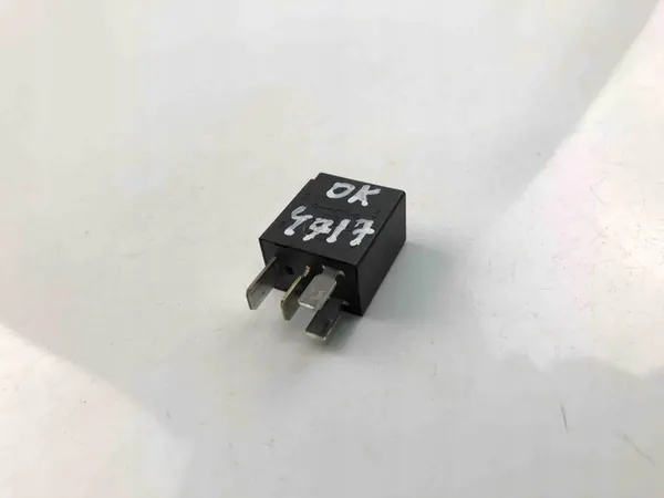 Nissan Primera (P12) Relä A0025428419 image 2