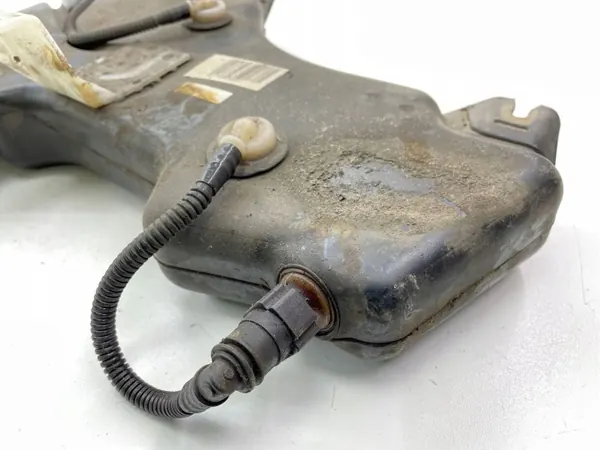 Réservoir AdBlue d'occasion OEM 09830029900 Citroen C5 image 5
