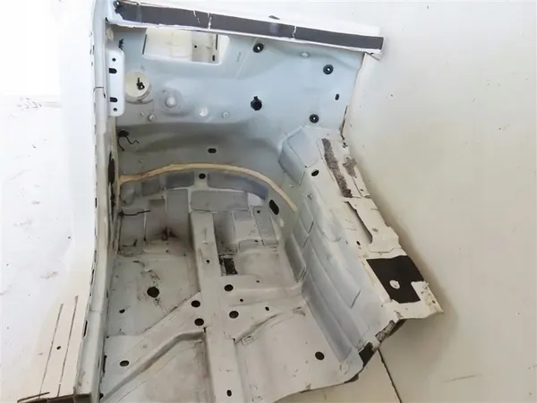 Panneau latéral avant gauche Mercedes C-Class W204 Coupe 2011-2015 OEM image 3