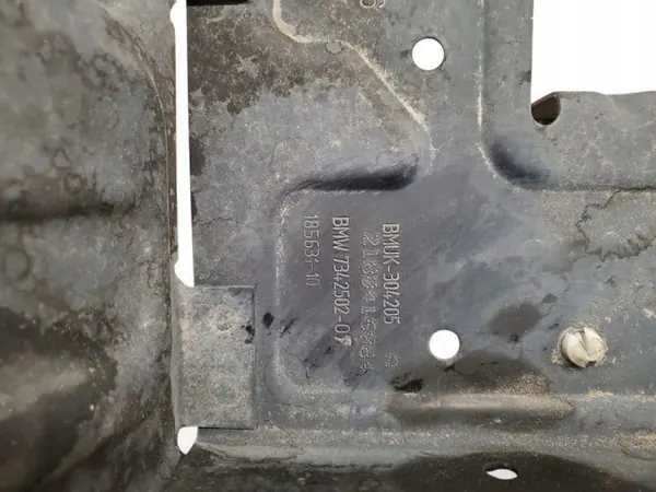 BMW X1 F48 F49 2020 rechte vordere Leuchtenhalterung OEM 7342502 image 4