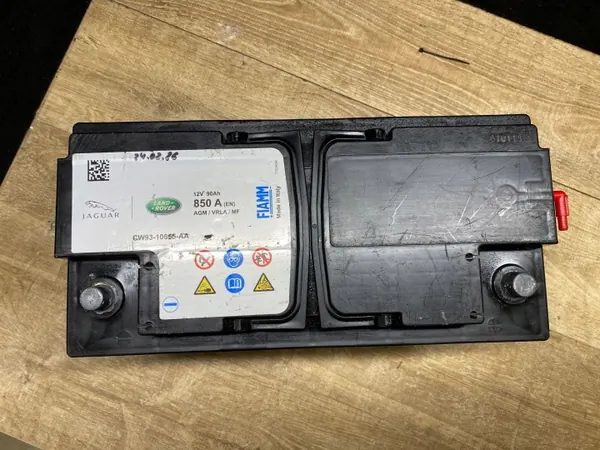 Batterie OEM CW9310655AA 90Ah pour Land Rover Jaguar image 3