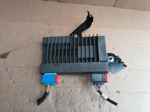 Peugeot 308 II Audio-versterker OEM 9808452780 image 2