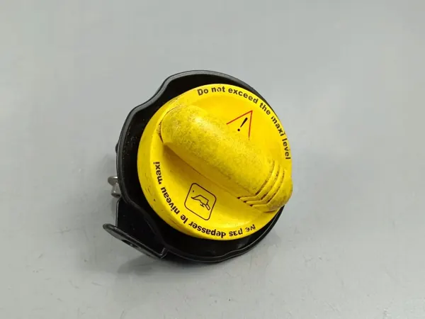 Nissan OE Olievuldoppen OEM FOB37598 - Gebruikt image 2