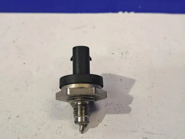 Bränsletrycksensor OEM 0261545102 för Mercedes-Benz image 2
