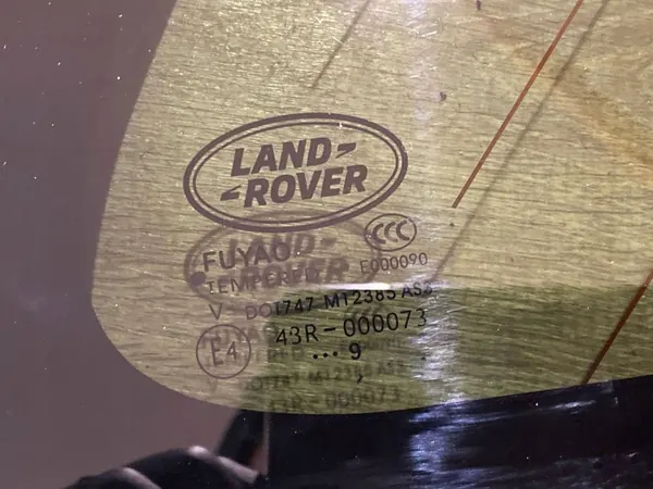 Vitre arrière OEM E000090 pour Discovery Sport image 4