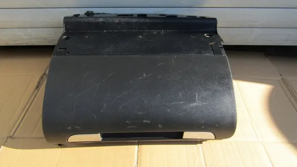 Handskfack Audi A3 8P OEM 8P1857035C image 2