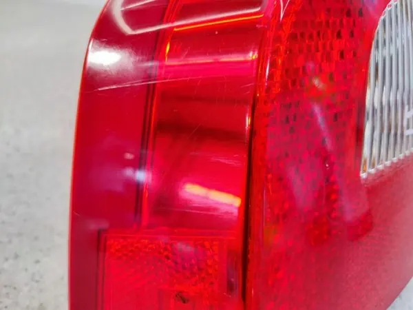 Lámpara trasera izquierda Volvo V70 III 31395072 image 5