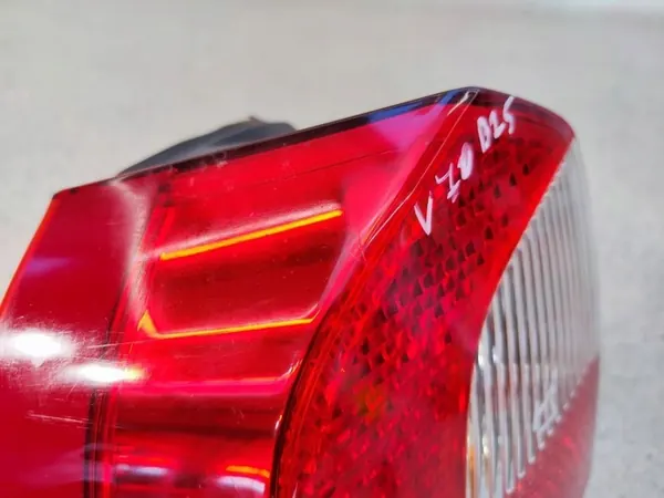 Lámpara trasera izquierda Volvo V70 III 31395072 image 6