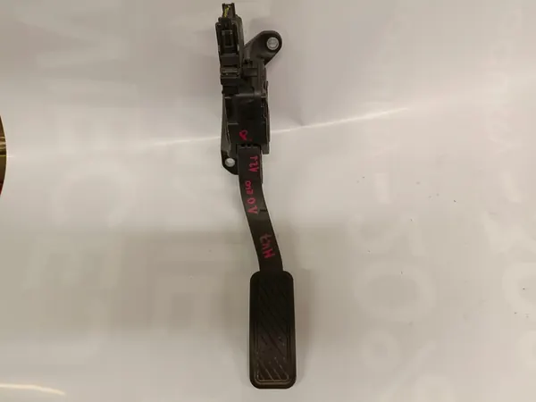 GASPEDAL FORD FIESTA MK7 8V21-9F836-AB image 2