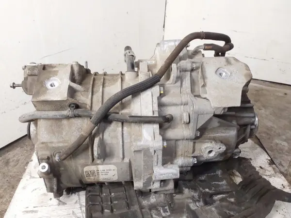 Moteur électrique Ford Mustang Mach-E 2021 OEM LJ987P261AC image 3