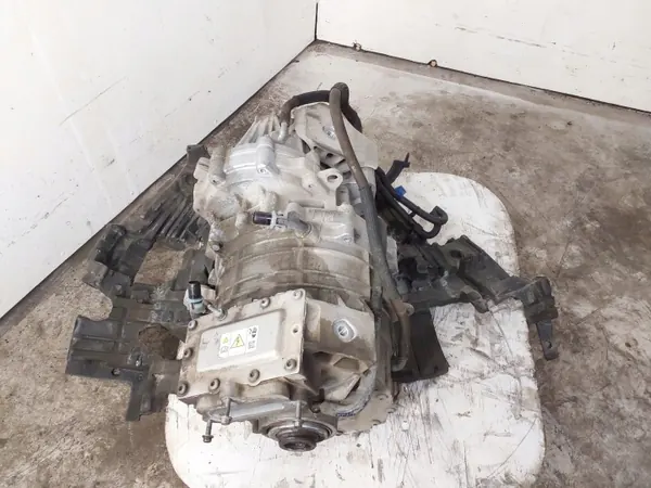 Moteur électrique Ford Mustang Mach-E 2021 OEM LJ987P261AC image 5