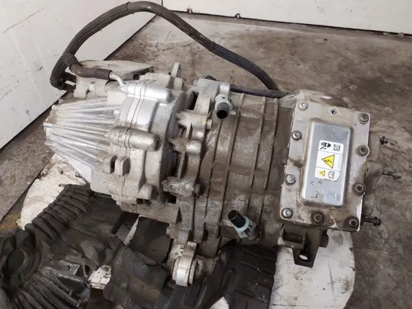 Moteur électrique Ford Mustang Mach-E 2021 OEM LJ987P261AC image 7