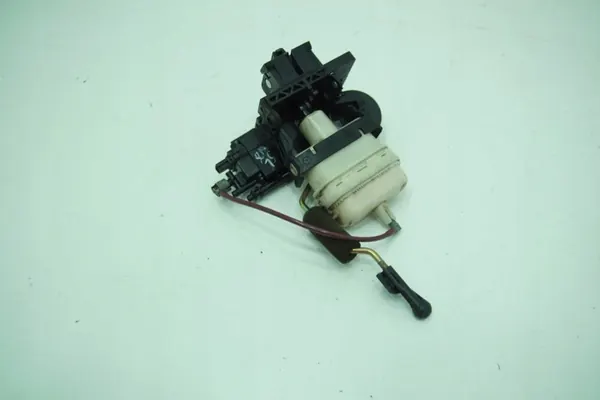 Takaluukun lukko OEM A2307500185 Mercedes SL R230 image 3